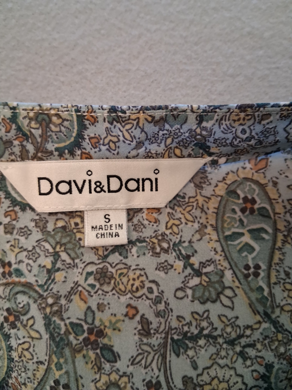 DAVI & DANI Light Sage Paisley Button-Up Tie Blouse - Picture 2 of 7